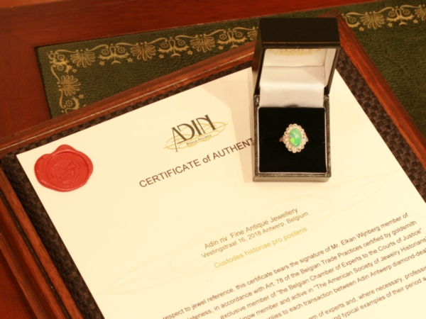 Vintage opal engagement ring diamonds setting (image 6 of 9)